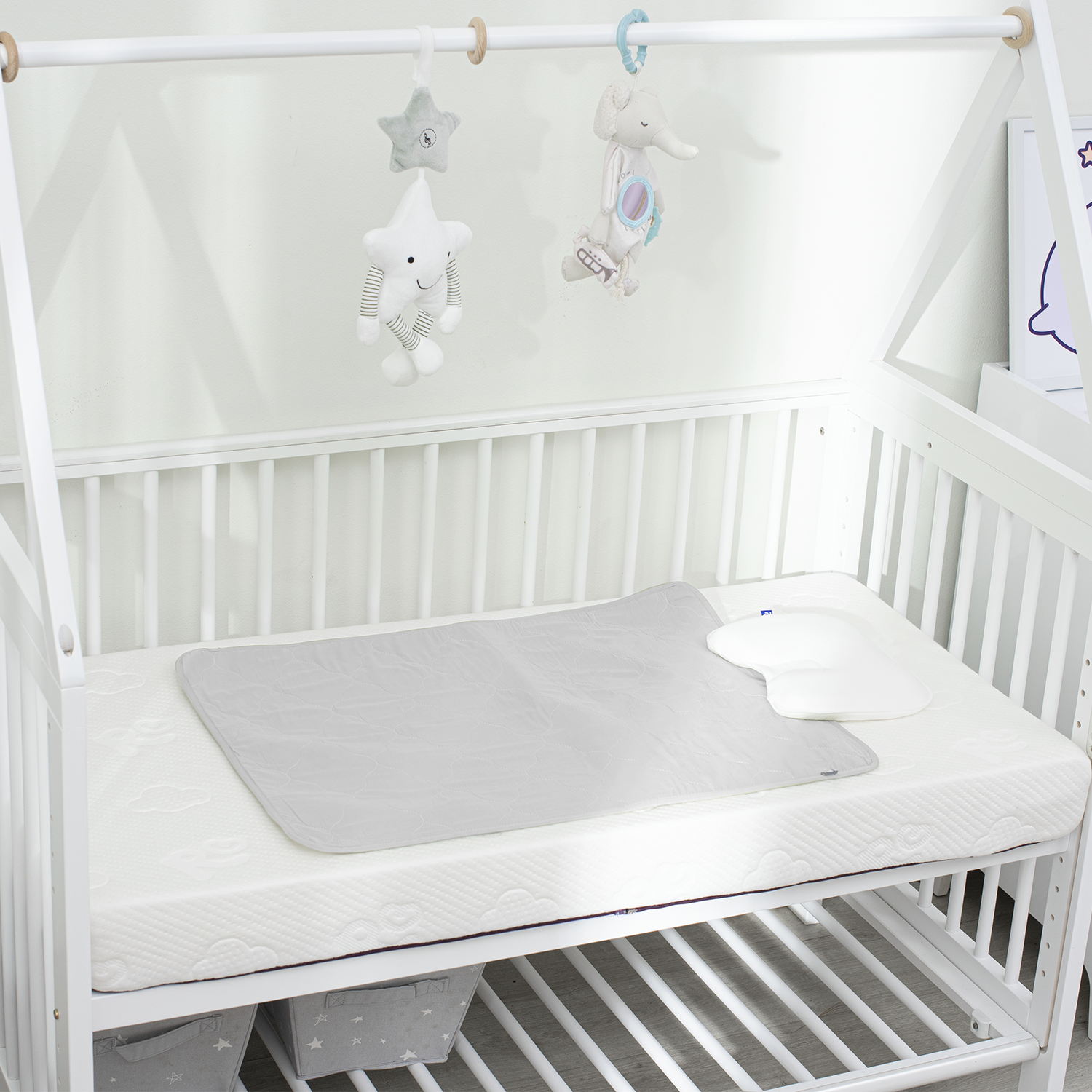 Tấm bảo vệ nệm em bé mini